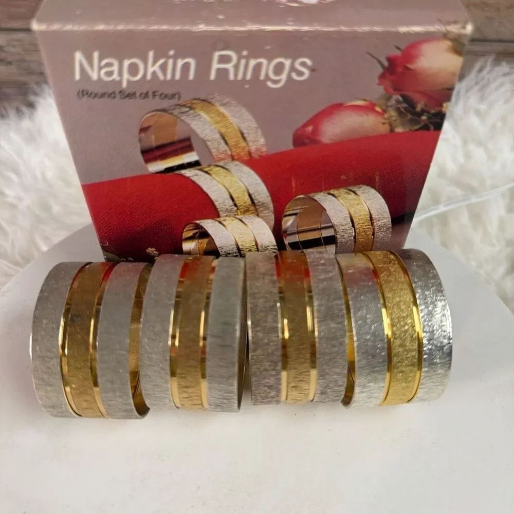 Vintage Set of New 4 William Wm A Rogers Oneida Silverplated Brass Napkin Rings